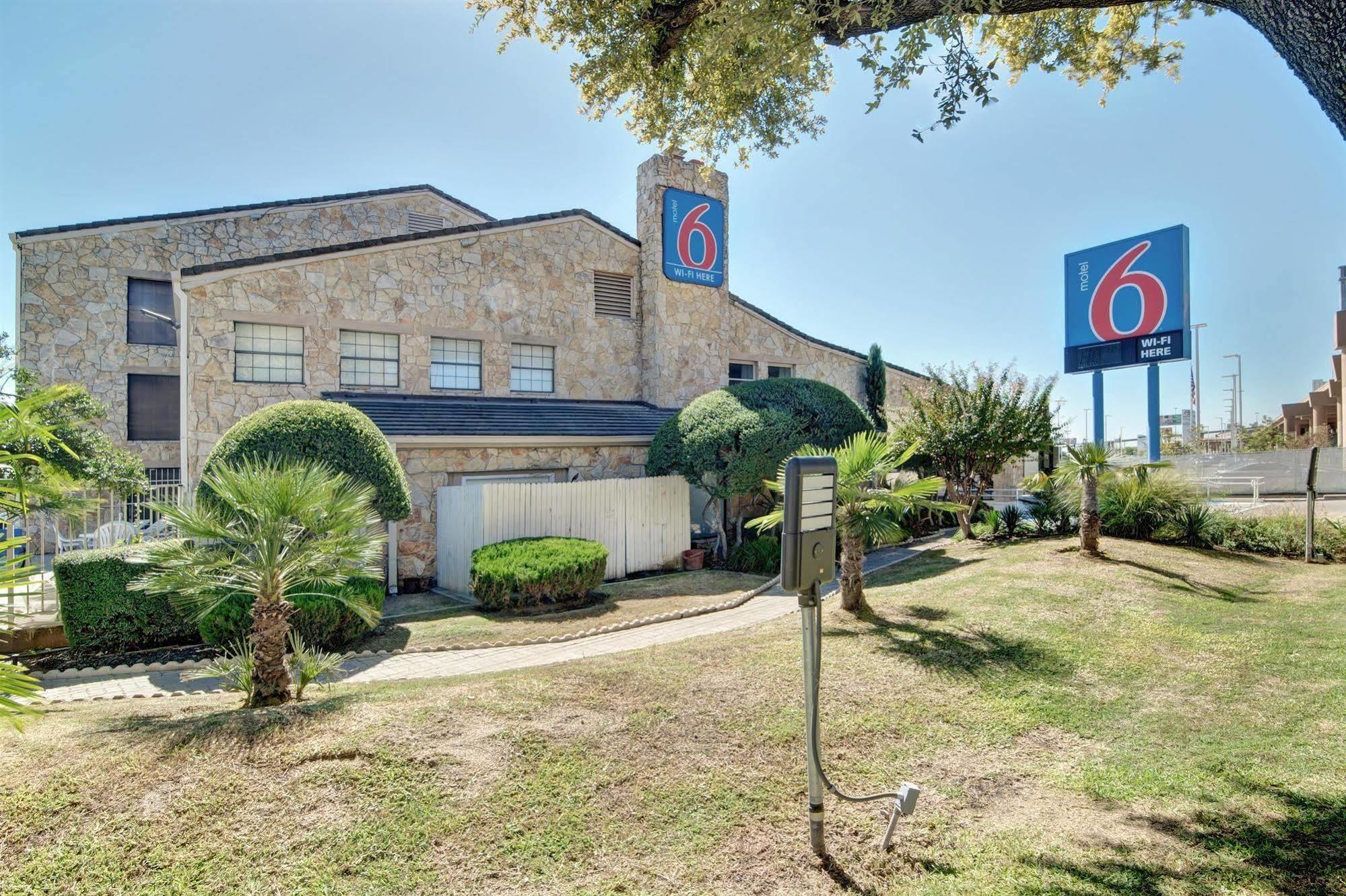 Motel 6-Dallas, Tx - Forest Lane Exterior photo